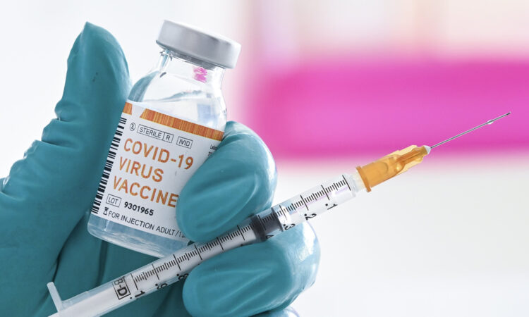 COVID-19: VACINAÇÃO DA POPULAÇÃO ATINGE 35%