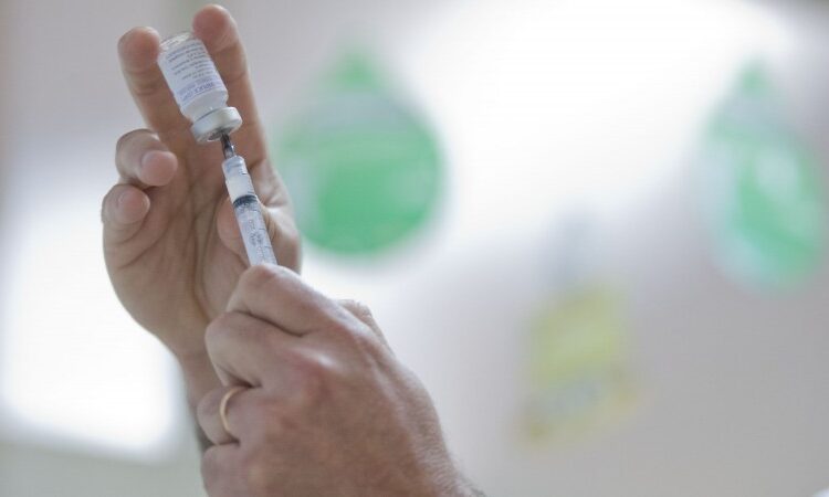 MAIS DE 1,1 MIL PESSOAS IMUNIZADAS NA CAMPANHA DA GRIPE
