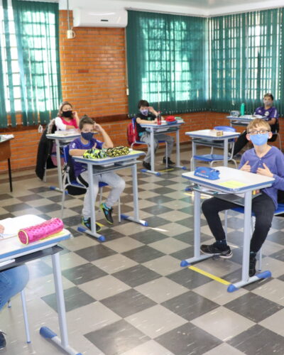 PREFEITURA ENCAMINHA PROJETOS PARA CONTRATAR PROFESSORES