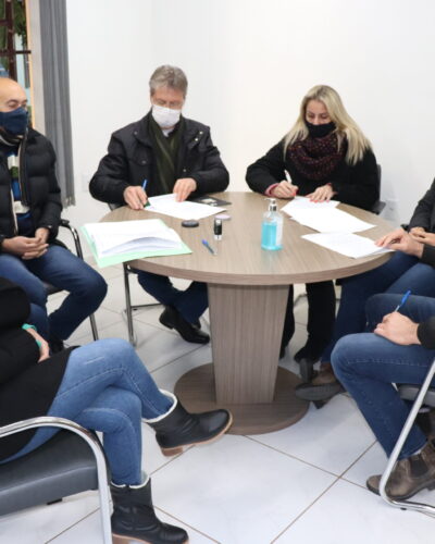 BALCÃO DE ELETROS VENAX ASSINA CONTRATO PARA CONSTRUIR SEDE PRÓPRIA