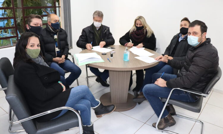 BALCÃO DE ELETROS VENAX ASSINA CONTRATO PARA CONSTRUIR SEDE PRÓPRIA
