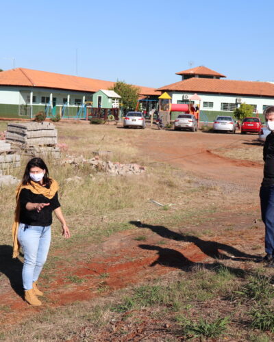 QUADRA ESPORTIVA COBERTA NA ESCOLA MUNICIPAL IRENO BOHN