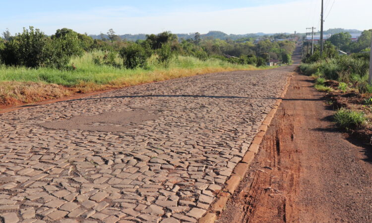CÂMARA VOTA PROJETO DE CRÉDITO PARA ASFALTO NA ESTRADA POLIÉDRICAS