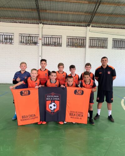 ESCOLA BOLA CHEIA NA DISPUTA DO CAMPEONATO PIÁ DE FUTSAL