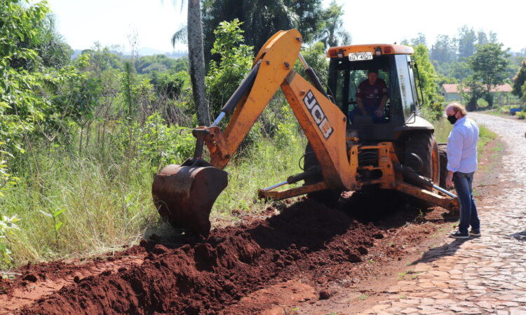 PREFEITURA PREPARA POLIÉDRICAS PARA RECEBER ASFALTO