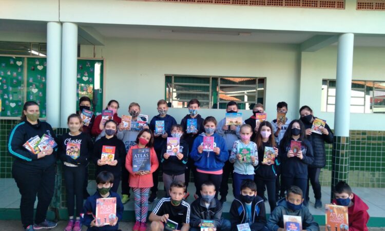 FEIRA DO LIVRO NA ESCOLA IRENO BOHN