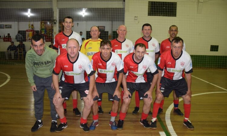 UNIÃO ENTRE OS QUATRO MELHORES NO FUTSAL VETERANO