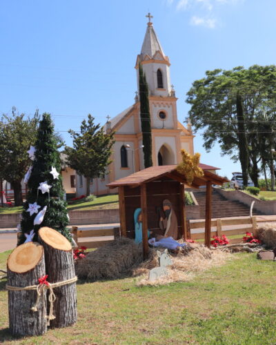 ORNAMENTAÇÃO NATALINA NAS RUAS DA CIDADE DAS ORQUÍDEAS