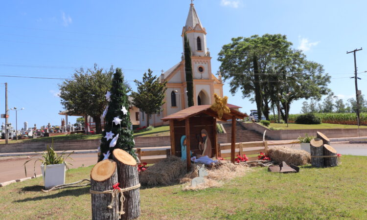 ORNAMENTAÇÃO NATALINA NAS RUAS DA CIDADE DAS ORQUÍDEAS