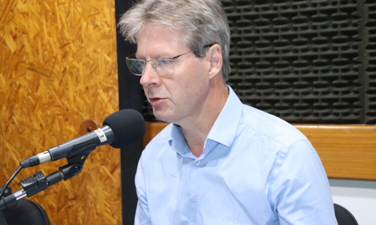 OBRAS DE PAVIMENTAÇÃO TERÃO CONTINUIDADE, AFIRMA PREFEITO