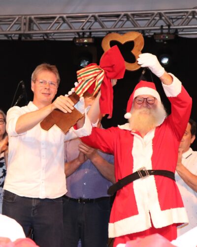 CHEGADA DO PAPAI NOEL NESTE SÁBADO À NOITE, NO CENTRO