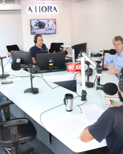 PREFEITO CONCEDE ENTREVISTA NA RÁDIO A HORA FM