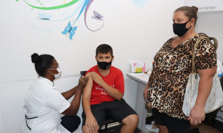 CRIANÇAS COMEÇAM A RECEBER VACINA CONTRA A COVID-19