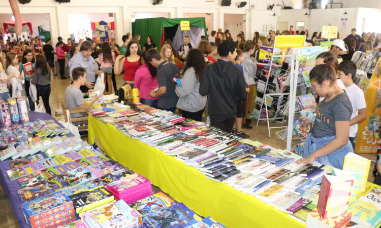 FEIRA MUNICIPAL DO LIVRO NOS DIAS 7, 8 E 9 DE JULHO