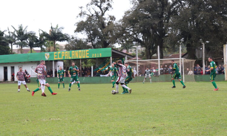 NO CLÁSSICO REGIONAL, FLUMINENSE FICA NO EMPATE