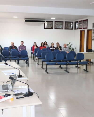 EXECUTIVO APRESENTA DADOS FINANCEIROS E DE AÇÕES NA SAÚDE
