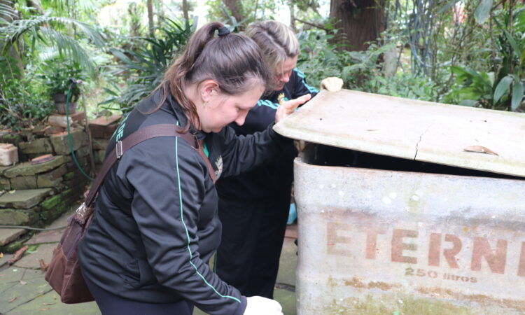 AGENTES DA SAÚDE TRABALHAM NA PREVENÇÃO DA DENGUE