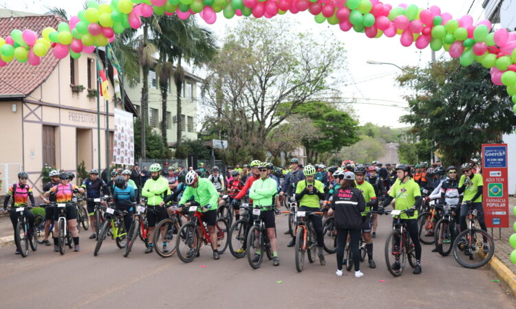 1º PEDAL CIDADE DAS ORQUÍDEAS REÚNE MAIS DE 130 CICLISTAS