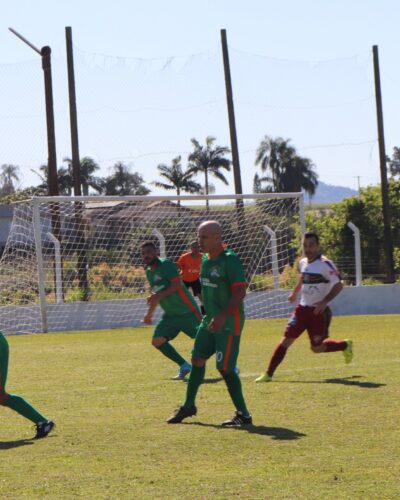 FLUMINENSE VENCE EM ENCANTADO E FICA PERTO DA FINAL