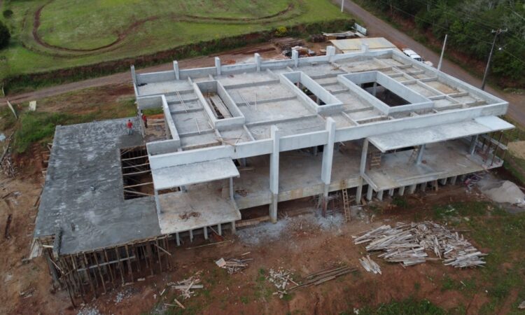 CONSTRUÇÃO DO CENTRO ADMINISTRATIVO COMPLETA 1 ANO