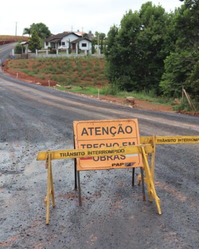 NOVA ETAPA NA PAVIMENTAÇÃO DE TRECHO NA ESTRADA ARROIO BONITO