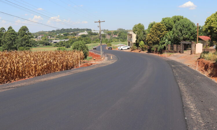 OBRA DE ASFALTO NA ESTRADA ARROIO BONITO CONCLUÍDA