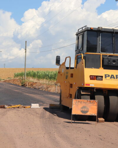 TRÂNSITO BLOQUEADO PARA ASFALTO NA ESTRADA ARROIO BONITO