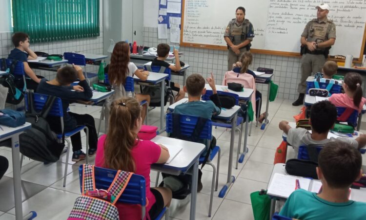 BRIGADA MILITAR INTENSIFICA AÇÕES PREVENTIVAS NAS ESCOLAS