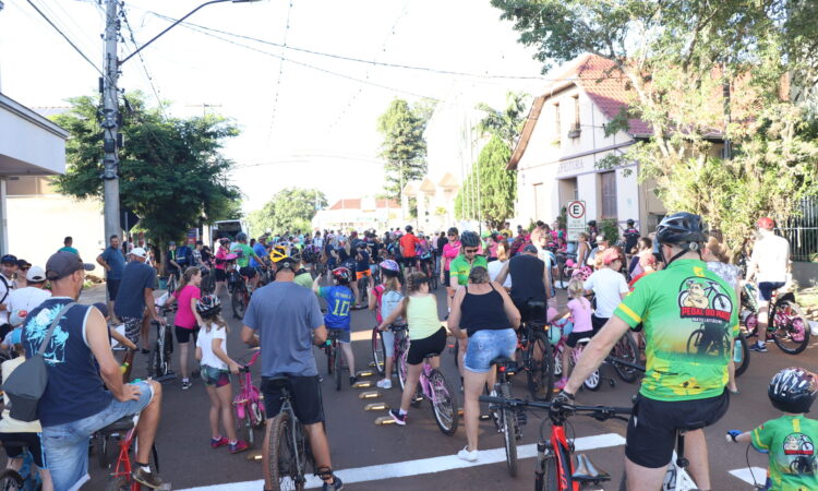 PASSEIO CICLÍSTICO DO ANIVERSÁRIO REÚNE QUASE 200 PARTICIPANTES