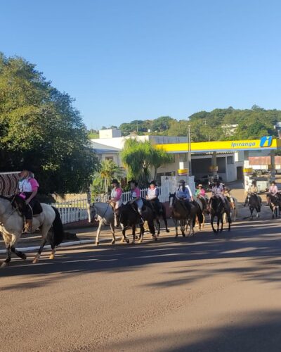 CAVALGADA REÚNE MAIS DE 50 PRENDAS DA REGIÃO