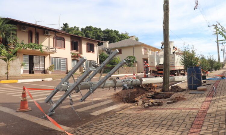 MELHORIAS NA REDE ELÉTRICA NO CENTRO DE MATO LEITÃO