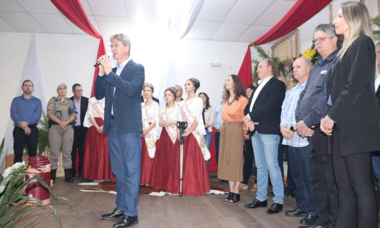 AUTORIDADES NA ABERTURA DA FESTA DO COLONO IMIGRANTE