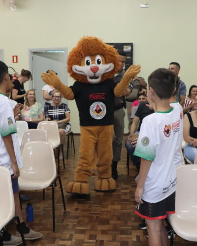 FORMATURA DE ALUNOS NO PROERD HOJE NO COLÉGIO PONCHO VERDE