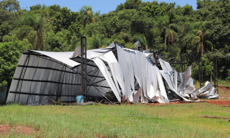 “MONTE DE FERRO RETORCIDO” LAMENTA EMPRESÁRIO. OBRA DA EMPRESA FOI DESTRUÍDA NO TEMPORAL