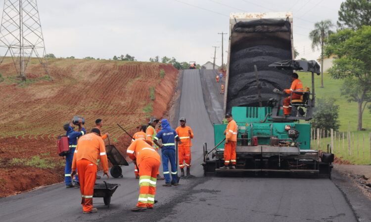 ASFALTO NA ESTRADA BOA ESPERANÇA CONCLUÍDO