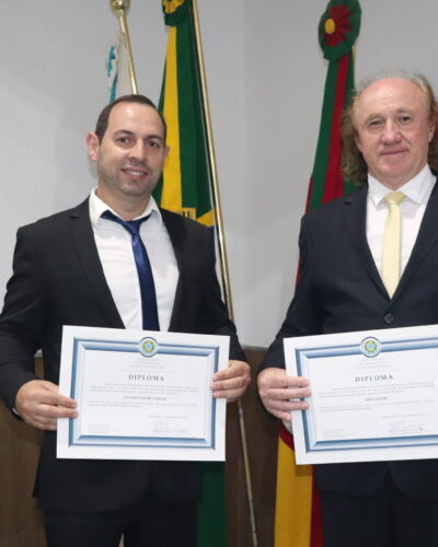 ARLY STÖHR (FLECHA) E LUCIANO SÃO DIPLOMADOS