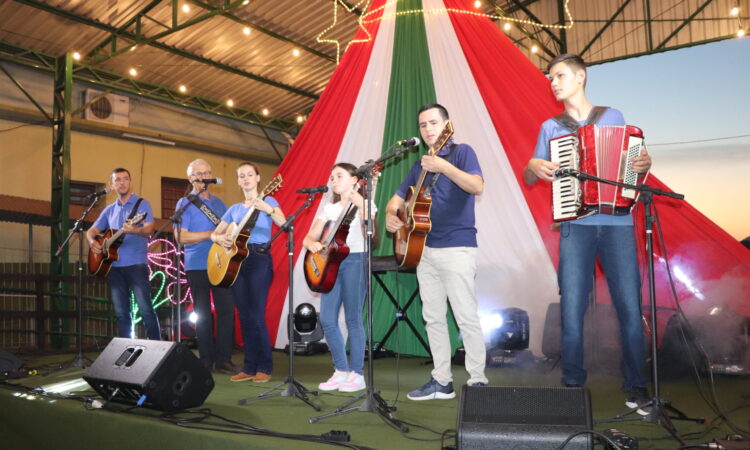 ENCONTRO DE TERNO DE REIS NESTE SÁBADO À NOITE