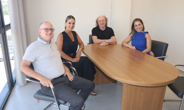 PREFEITO RECEBE VISITA DO PRESIDENTE DO SINDILOJAS-VRP