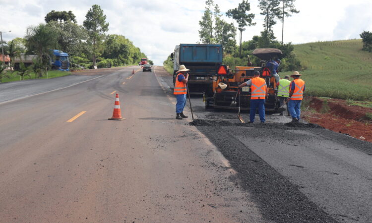 ASFALTO NO ACESSO PARA A ESTRADA BOA ESPERANÇA ALTA