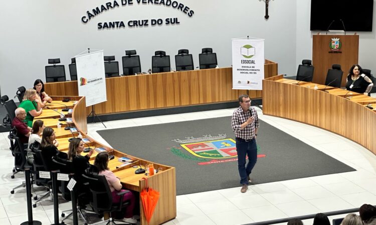 ASSISTÊNCIA SOCIAL ACOMPANHA SEMINÁRIO REGIONAL