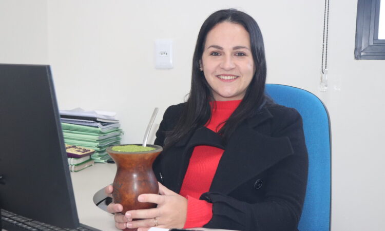 VIVI BITTENCOURT DEIXA O GOVERNO. ELA ASSUME VAGA NA CÂMARA