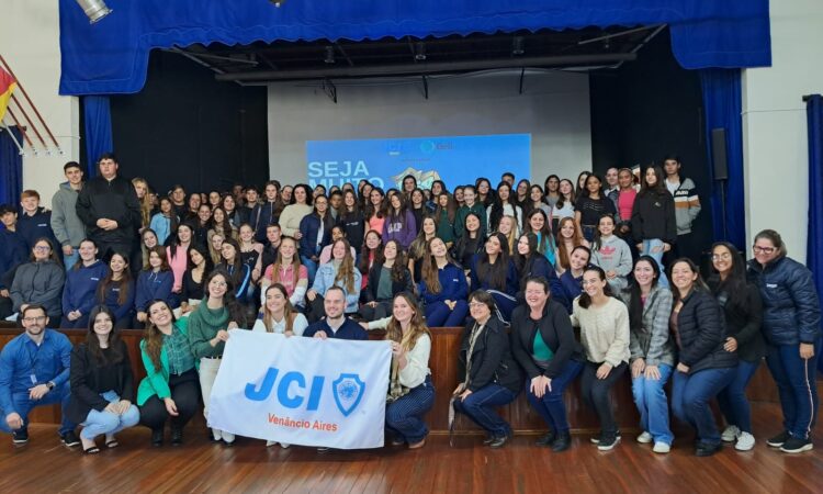 ESTUDANTES NO PROJETO ORATÓRIA NAS ESCOLAS 2025