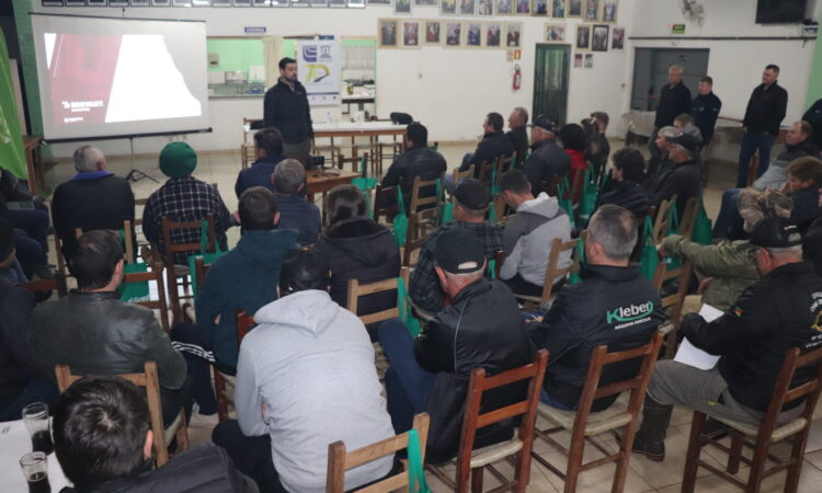 PALESTRA TÉCNICA DO COMDER DESTACA PRODUÇÃO DE SILAGEM