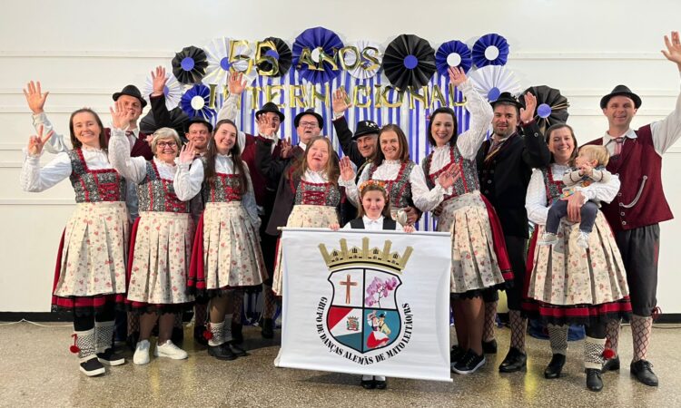 GRUPO DE DANÇAS EM NOVA PETRÓPOLIS