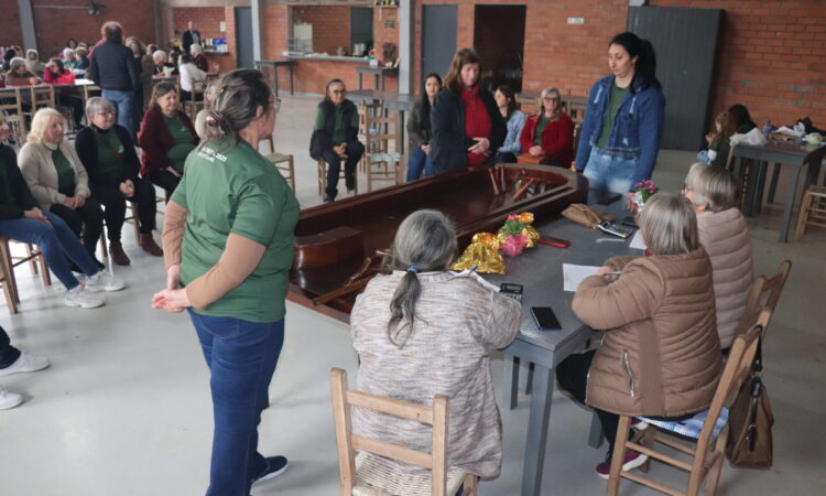 ROSA VERMELHA EM VANTAGEM NO MUNICIPAL DE BOLÃO DE MESA