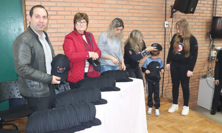 ALUNOS DA SAP RECEBEM O DIPLOMA DE AGENTE MIRIM