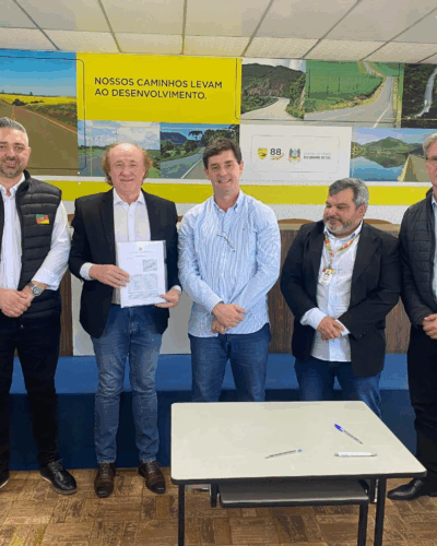 PREFEITURA ASSINA COOPERAÇÃO PARA RECUPERAÇÃO DE ESTRADAS