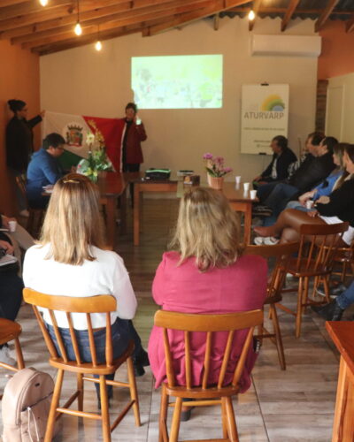 MUNICÍPIO SEDIA REUNIÃO A ATURVARP