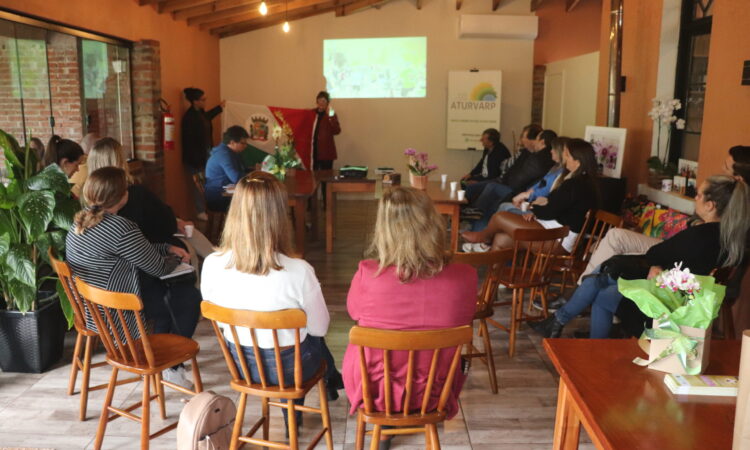 MUNICÍPIO SEDIA REUNIÃO A ATURVARP