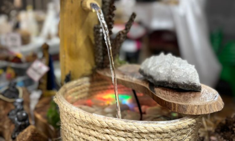 FONTE DE BAMBU, DA ENERGIZE SEU LAR, É PRODUTO INOVADOR